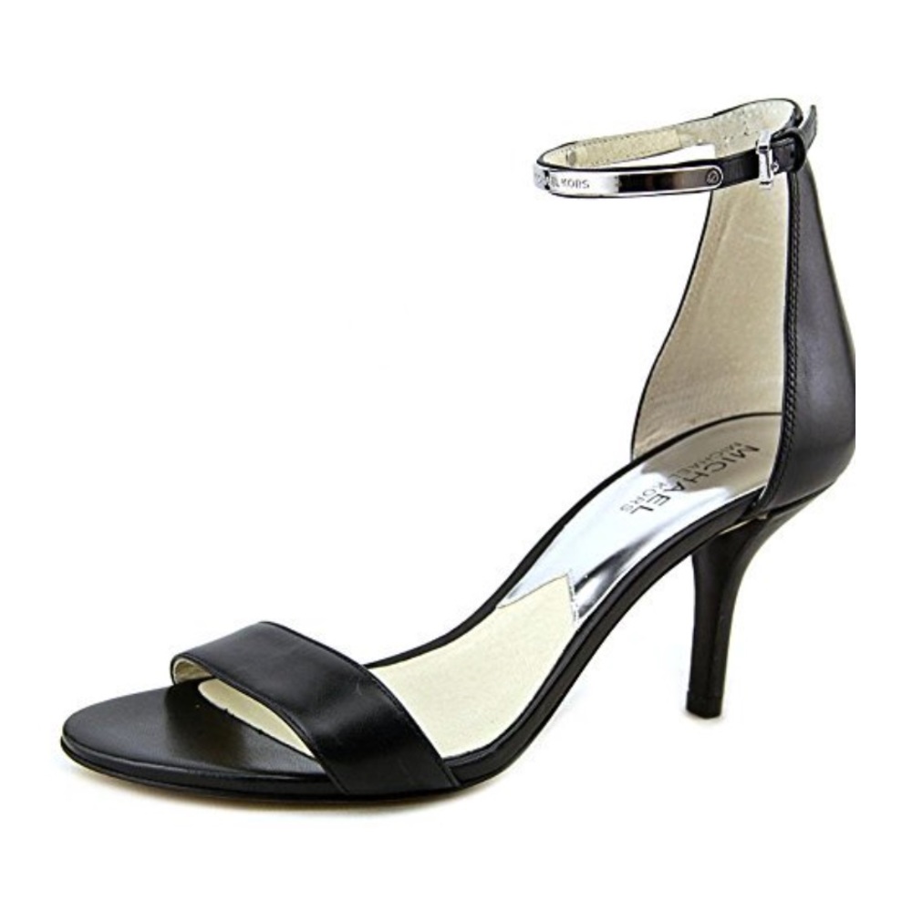 Michael Kors Leather Sandals,
Size 9 M 🖤